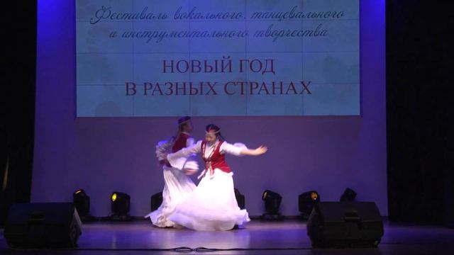 Ансамбль "Кокшетау" - казахский танец Фестиваль. ТПУ - 2018 смотреть онлайн