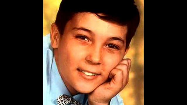 Robertino - Parlami D´amore Mariu смотреть онлайн
