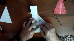 Дракон из бумаги на руку.