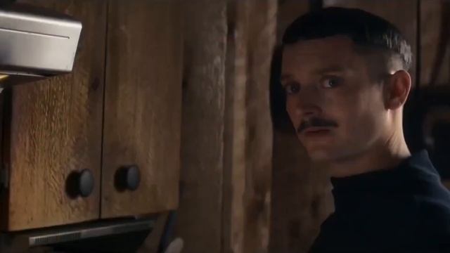 Обзор фильма [СРЕДНЕЙ СТРАННОСТИ] Иди к папочке с Элайджа Вудом смотреть онлайн