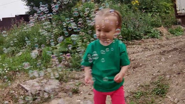 Генератор ПУЗЫРЕЙ МИНИГАН! Настоящая пушка для мыльных пузырей! смотреть онлайн