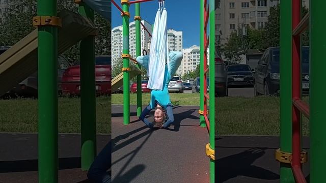 Как повесить гамак для тренировок на улице Аэростретчинг Аэройога смотреть онлайн