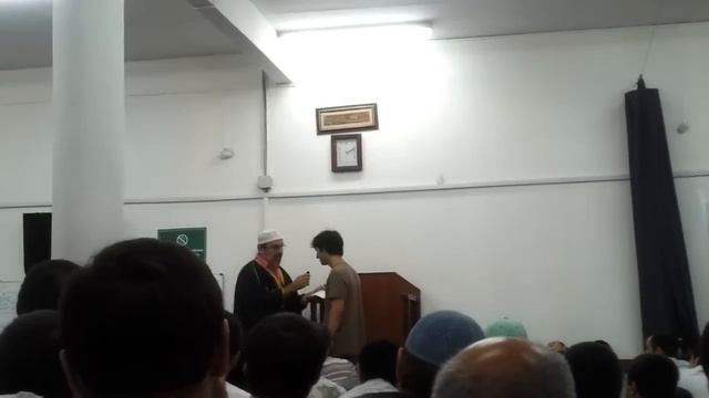 Русский парень Артем принимает Ислам смотреть онлайн