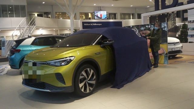 Picking up my ID4 смотреть онлайн