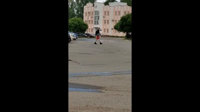 ШКОЛЬНИКИ ЗАРАБАТЫВАЮТ ПРОТИРАЯ ФАРЫ/1.000 РУБЛЕЙ В ЧАС??!! смотреть онлайн