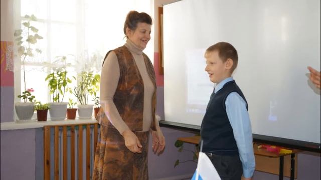 "Подари улыбку миру!" Фотоотчет 2 класса на день Св. Валентина смотреть онлайн