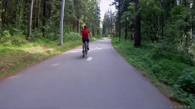 Как нельзя ездить на велосипеде и входить в повороты без рук смотреть онлайн