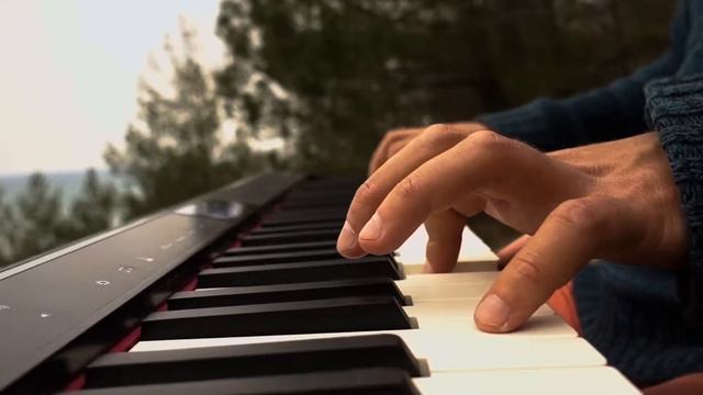 на горе в Лазаревском piano improvisation смотреть онлайн