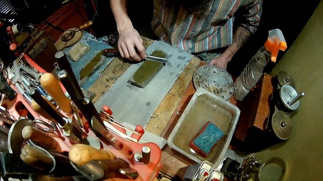 Заточка, доводка опасной бритвы Труд ВАЧА. смотреть онлайн