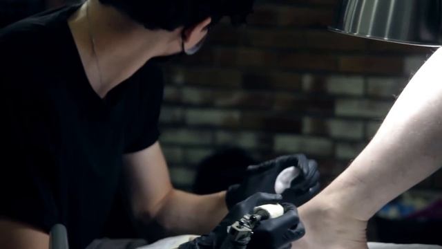Первая татуировка // First Tattoo смотреть онлайн