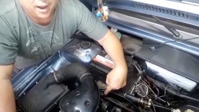 Excesso de ar saindo pelo respiro. смотреть онлайн