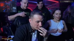 Момент со стрима Эдварда Била.Мокрая МАЙКА ДЕВУШКИ.