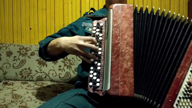 Пожарный МЧС отжигает на баяне.Тима Белорусских Витаминка (Fireman plays the accordion) смотреть онлайн