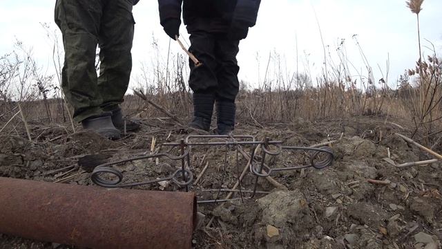 БУДУ ЛОВИТЬ ВОРА.ОНА МЕНЯ УЖЕ ДОСТАЛА.МАЛЬКА ВСЁ МЕНЬШЕ И МЕНЬШЕ. смотреть онлайн
