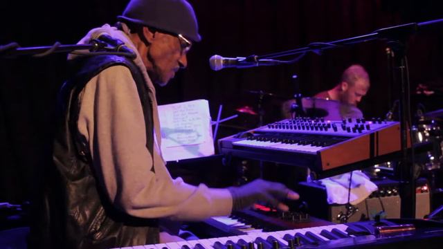 Bernie Worrell with the Joe Marcinek Band "Red Hot Momma" смотреть онлайн
