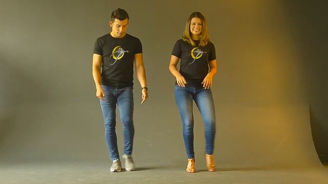 Aprende Bachata en cinco minutos con Camilo & Tania смотреть онлайн