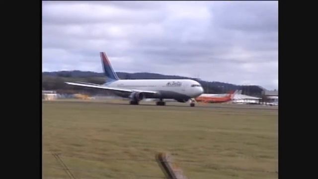 Edinburgh Airport arrivals/departures_2 смотреть онлайн