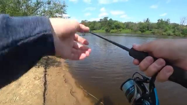 РЫБАЛКА НА СПИННИНГ, ЖЕРЕХ В ИЮНЕ. ЛОВЛЯ В КРАСИВОМ МЕСТЕ!!! Эта приманка ВСЕГДА выручит! смотреть онлайн