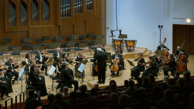 Béla Bartók - Divertimento pro smyčce смотреть онлайн