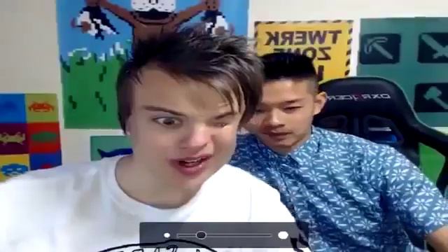 Смешно:Что с ним такое???? Мои старые видео смотреть онлайн