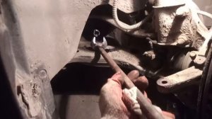 Замена рулевых тяг MR403100  и наконечников 4422A002 Mitsubishi Outlander 2003-2008 (и не только).