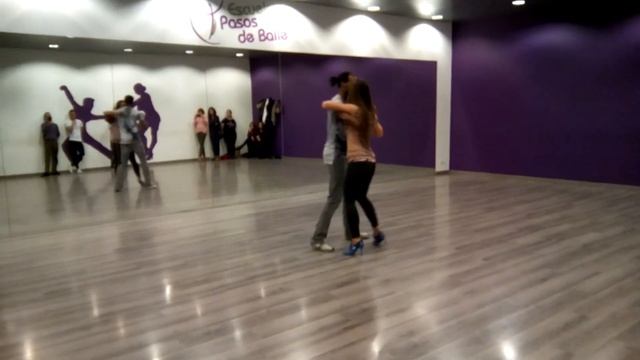 Demo Kizomba medio con Nei y Lia ( Marzo 2017) смотреть онлайн