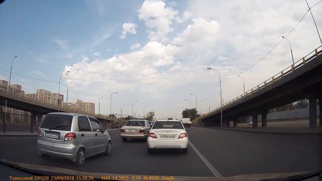 23.09.2018 г.Алматы Ташкенский тракт движение по автобусной полосе. Читайте описание к ролику смотреть онлайн
