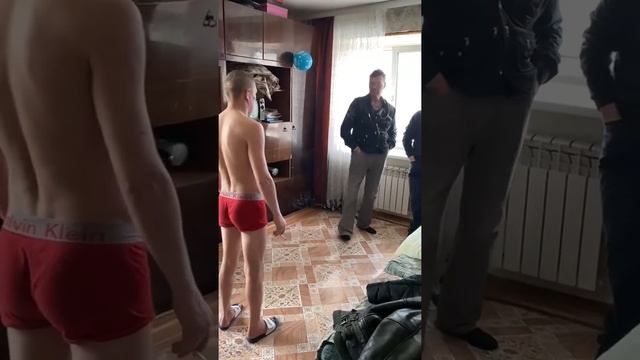 КАК ПОСТАВИТЬ СЕБЯ НА ЗОНЕ смотреть онлайн