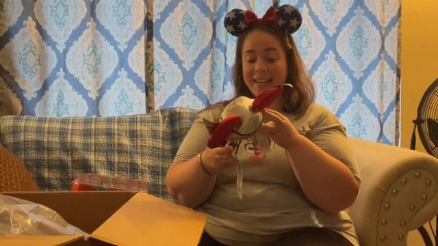 Shop Disney unboxing! Did I just buy the first pair of ears I don’t like?! смотреть онлайн