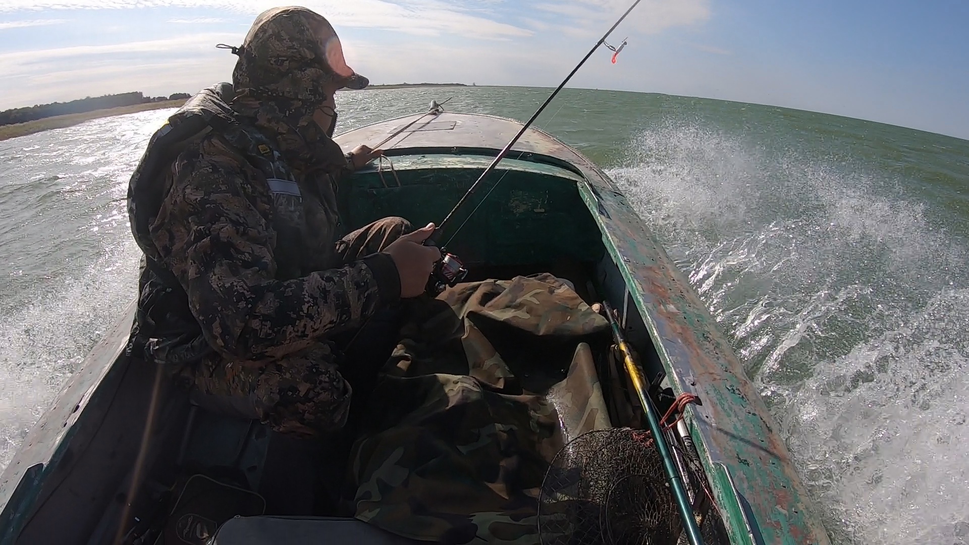 Лодка Обь 1 ЗиЧ по волнам оз.Сартлан смотреть онлайн