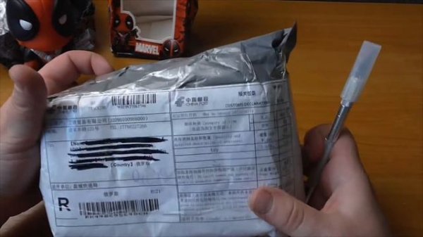 Фигурки: Deadpool & Vault Boy - распаковка