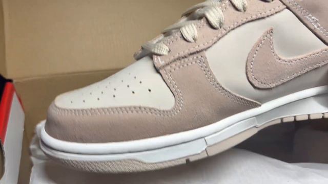 THESE CLEAN NEW DUNKS ARE BRICKING??? 🔥 NIKE DUNK LOW SANDRIFT UNBOXING & REVIEW | ARE DUNKS DYING? смотреть онлайн