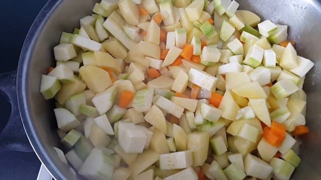 СУП-ПЮРЕ ИЗ КАБАЧКОВ С СЫРОМ.ПРОСТОЙ РЕЦЕПТ ВКУСНОГО СУПА. смотреть онлайн