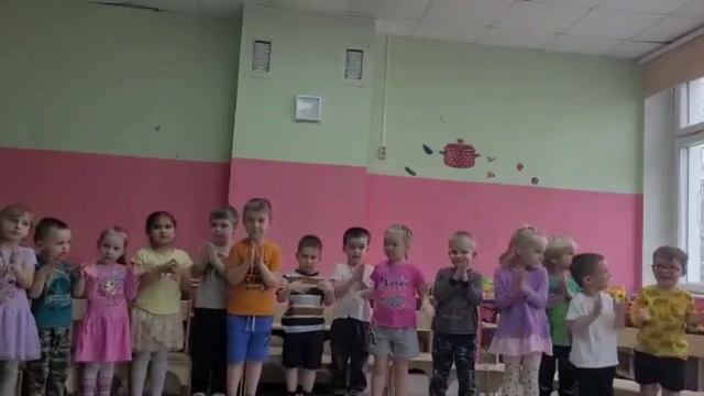 видеоролик ко Дню мамы ( средняя группа) смотреть онлайн