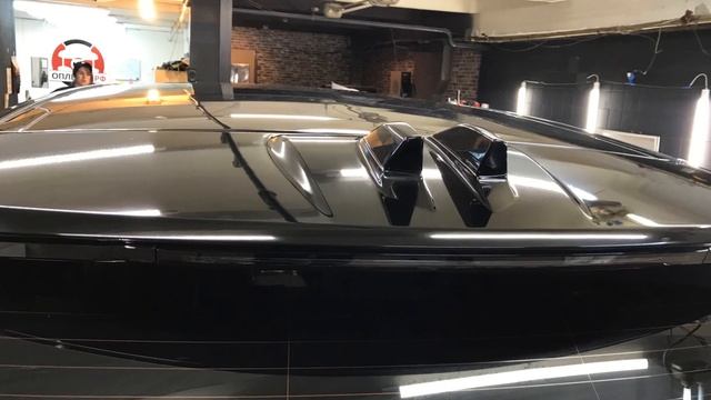 Оклейка крыши Range Rover Evogue черной глянцевой пленкой смотреть онлайн