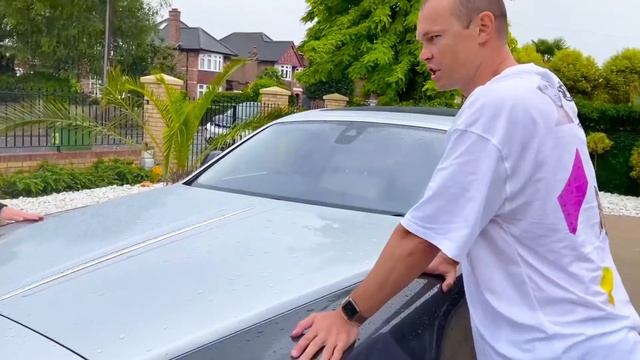Кто последний отпустит руку от Rolls Royse получит все о чем метает смотреть онлайн