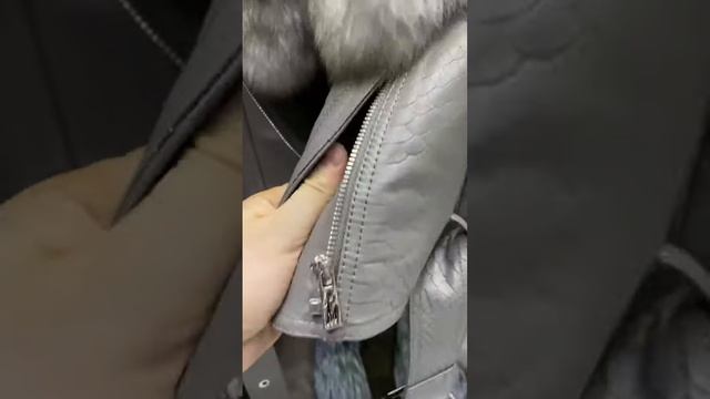 Кожаная косуха с натуральным мехом. смотреть онлайн