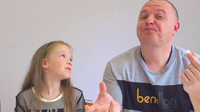 БИТВА ШОКОЛАДНЫХ ФОНТАНОВ ! КОРИЧНЕВЫЙ Против БЕЛОГО ! Видео Валенсия Лаки? смотреть онлайн