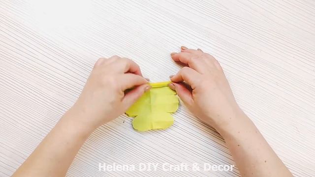 Paper Pompom Easy Butterfly | DIY Tissue Paper Butterfly | Как сделать пышную бабочку из салфеток смотреть онлайн