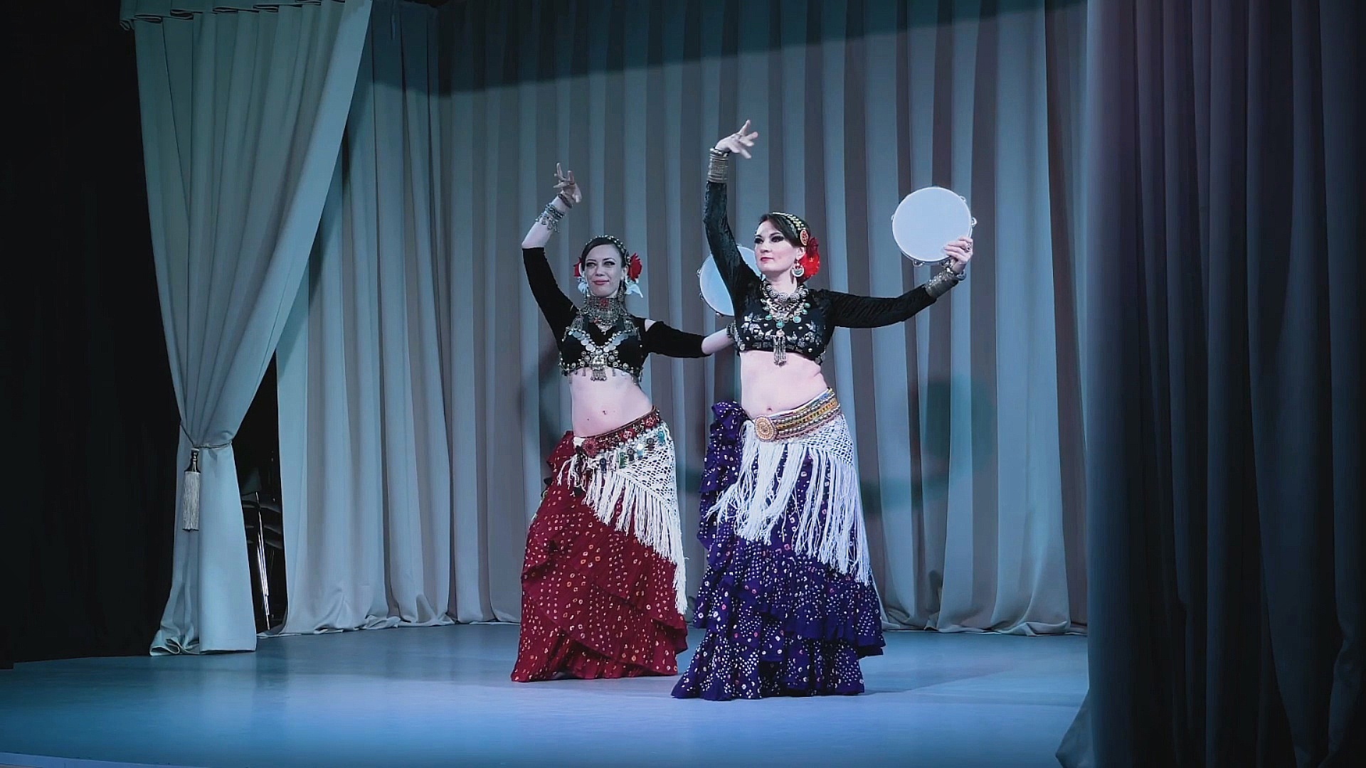 Dakra Tribe (Симферополь) - Tribal bellydance with tambourines | Terra смотреть онлайн