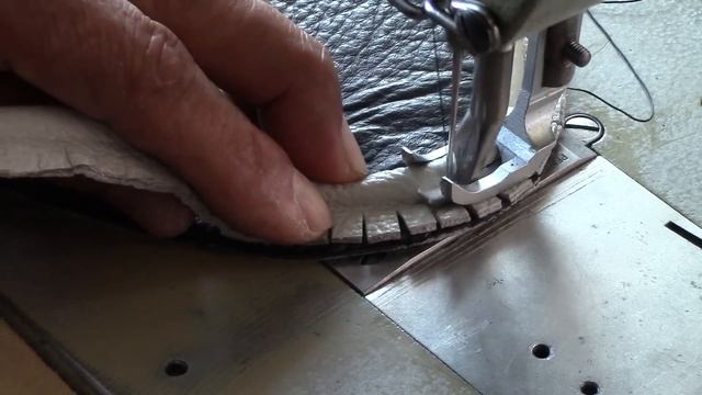 An Easy Way to Fit a Headrest Cover - Automotive Upholstery смотреть онлайн