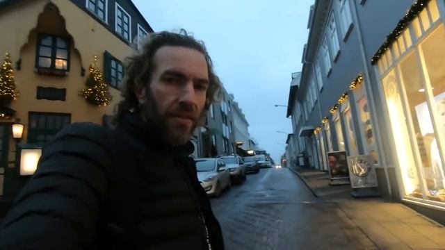 Walking Through the Streets of Reykjavik, Iceland смотреть онлайн