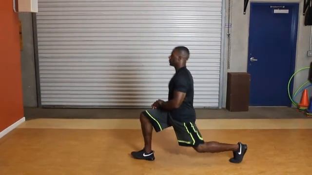 Ventura Personal Trainer- Walking Lunge смотреть онлайн