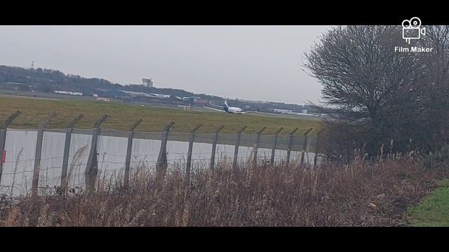 Planes at Edinburgh Airport 31/12/2022 смотреть онлайн