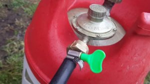 Металлическими шлангами больше не пользуюсь. Перехожу на резиновый газовый шланг.