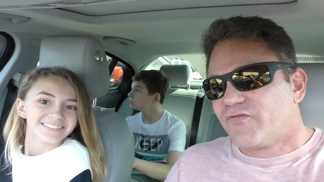 TYLER'S TERRIBLE HAIRCUT! - Mom Takes Mannequin's Clothes! | We Are The Davises смотреть онлайн