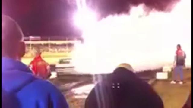 Holden vh drag burnouts video clip смотреть онлайн