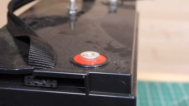 Inverter has a Spark with Battery Connection смотреть онлайн