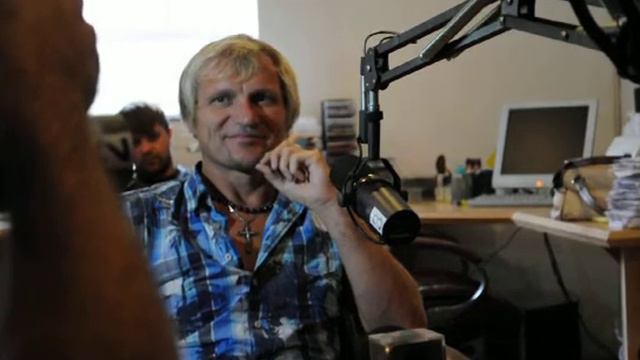 Олег Скрипка на Незалежному Радіо. 8.31.2011 смотреть онлайн