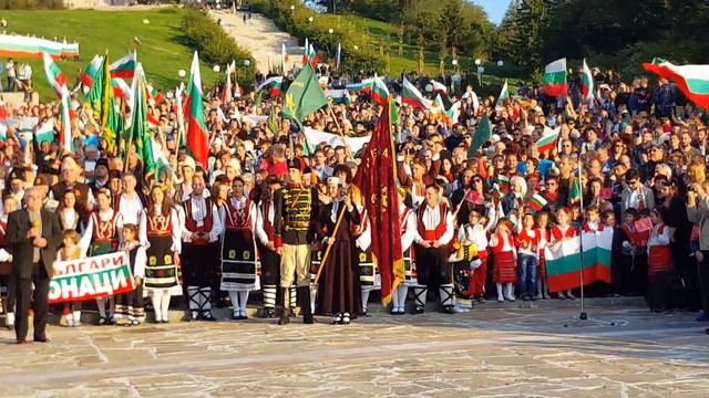 Панагюрище пее песента за Райна Попгеоргиева 03.10.15 смотреть онлайн